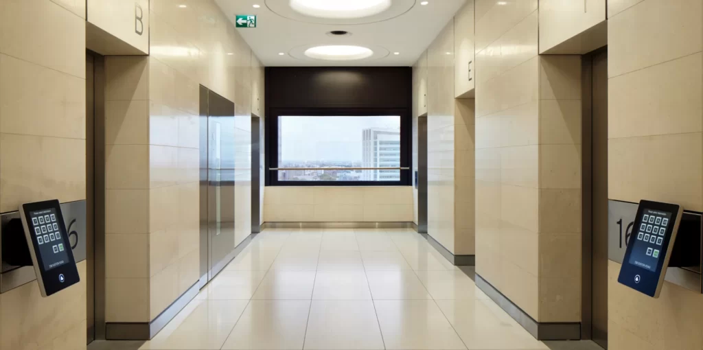 آسانسور در ساختمانهای تجاری