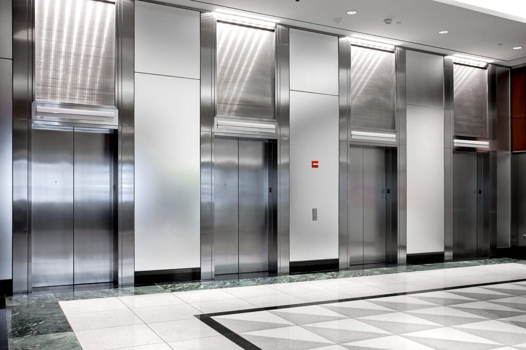 طراحی آسانسور برای ساختمانهای تجاری از لحاظ ایمنی و قابلیت اطمینان سیستم ایمنی