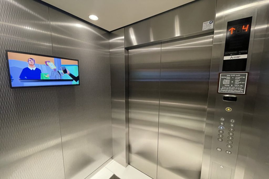 فناوری های برجسته در طراحی درب آسانسور