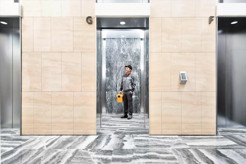 پایداری در طراحی درب آسانسور